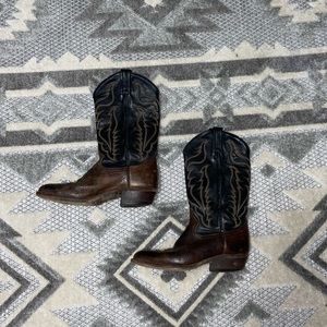 Tony lama cowboy boots